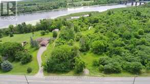 00 HERITAGE DRIVE | Merrickville Ontario | Slide Image Two