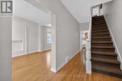 8 LEWIS STREET | Ottawa Ontario | Slide Image Four