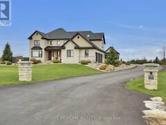105 RAVENVIEW WAY Ottawa Ontario, K2W 0E2