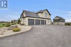 105 RAVENVIEW WAY | Ottawa Ontario | Slide Image Two