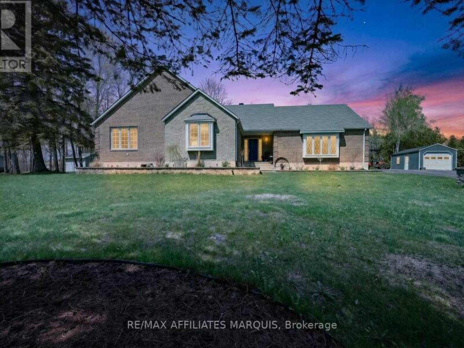 8 TUDOR CIRCLE, Rideau Lakes, Ontario K0G 1L0