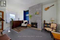 422 DONALD B MUNRO DRIVE | Ottawa Ontario | Slide Image Four