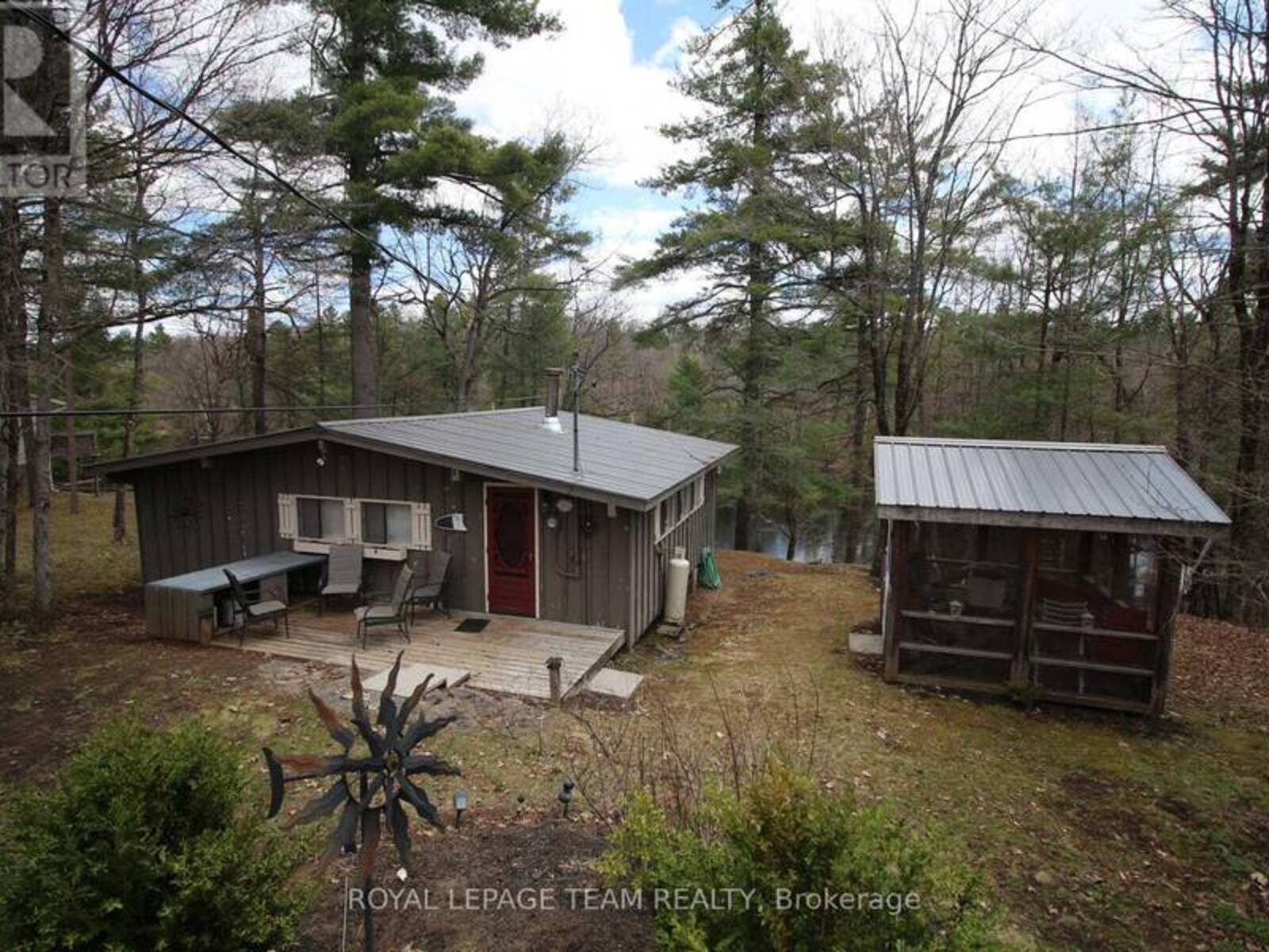 315 SILVERY LANE, Tay Valley, Ontario K0H 2B0