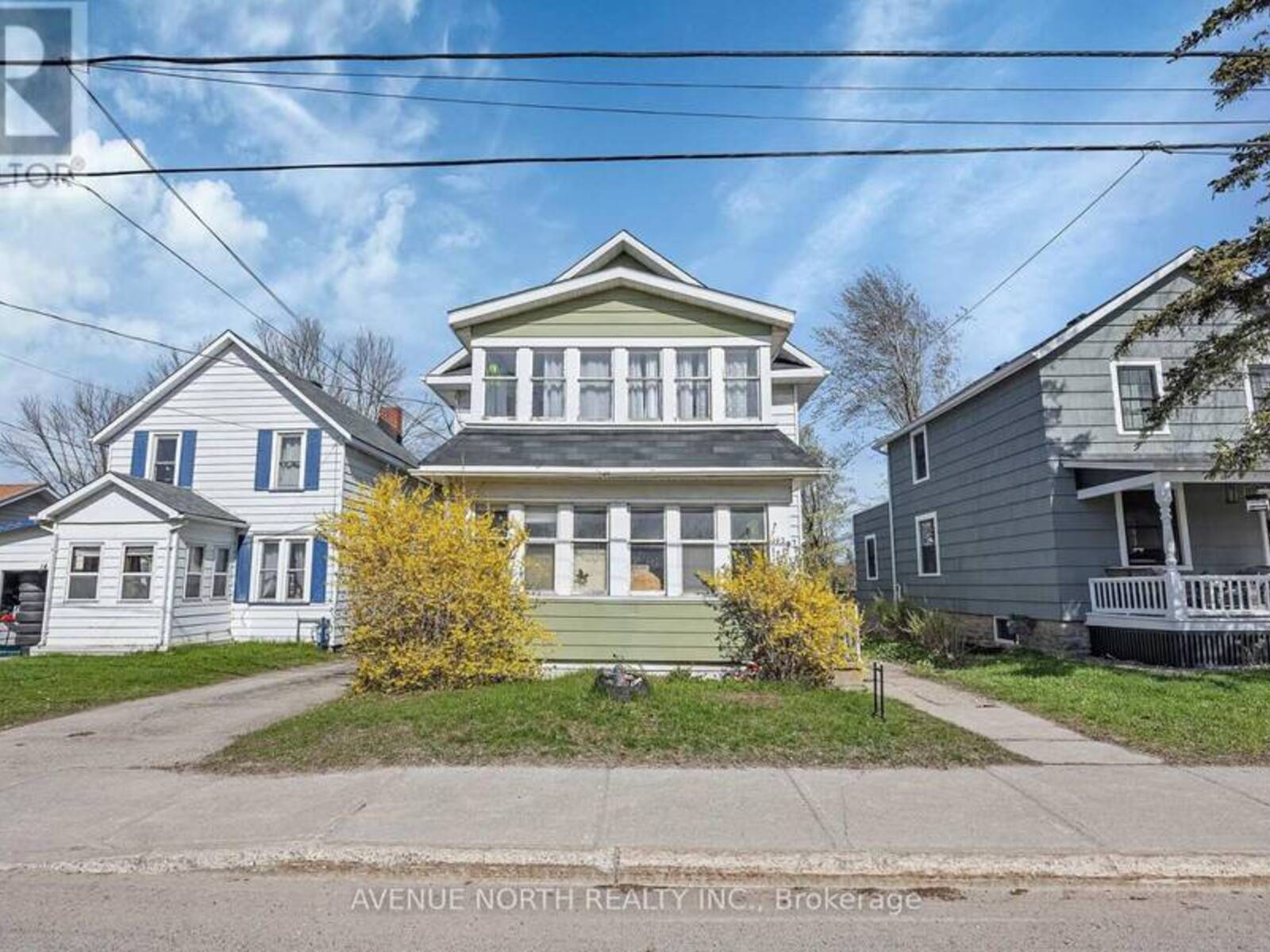 143 BROCKVILLE STREET, Smiths Falls, Ontario K7A 3Y7