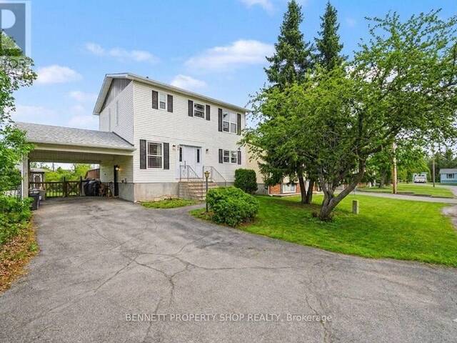 22 POOLE CREEK CRESCENT Ottawa Ontario, K2S 1T6 - 3 Bedrooms Home For Sale