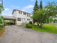 22 POOLE CREEK CRESCENT Ottawa Ontario, K2S 1T6