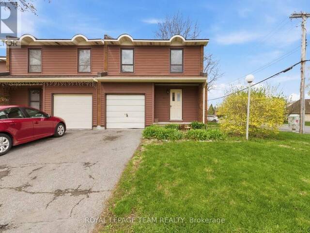 66 - 4 ARNOLD DRIVE Ottawa Ontario, K2H 6V9 - 4 Bedrooms Condo For Sale