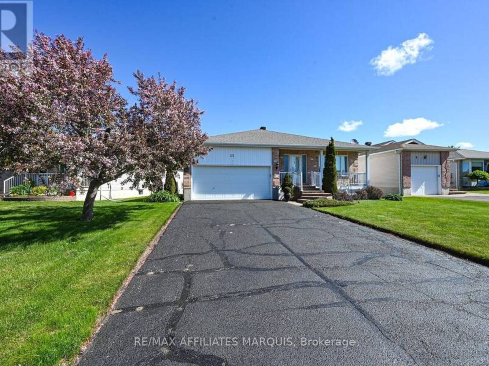 11 DECARIA BOULEVARD, Perth, Ontario K7H 3P6