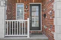 27 DUNDALK PRIVATE | Ottawa Ontario | Slide Image Three