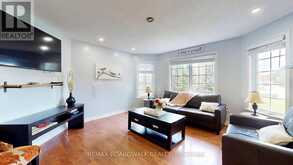 7 MEADOWVIEW DRIVE | North Grenville Ontario | Slide Image Eight