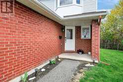 43 - 23 CLIFFORD PRIVATE | Ottawa Ontario | Slide Image Three
