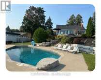 11 LAKE AVENUE | Cambridge Ontario | Slide Image Eight