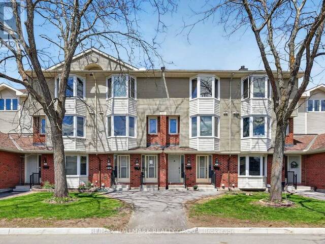 33 HAXBY PRIVATE Ottawa Ontario, K1T 3B5 - 3 Bedrooms Condo For Sale