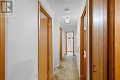 7 CENTREPARK DRIVE | Ottawa Ontario | Slide Image Eighteen