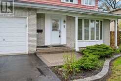 7 CENTREPARK DRIVE | Ottawa Ontario | Slide Image Two