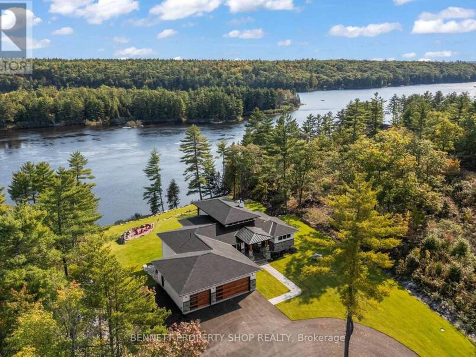 67 CARRIAGE LANDING ROAD, Whitewater Region, Ontario K0J 1Y0