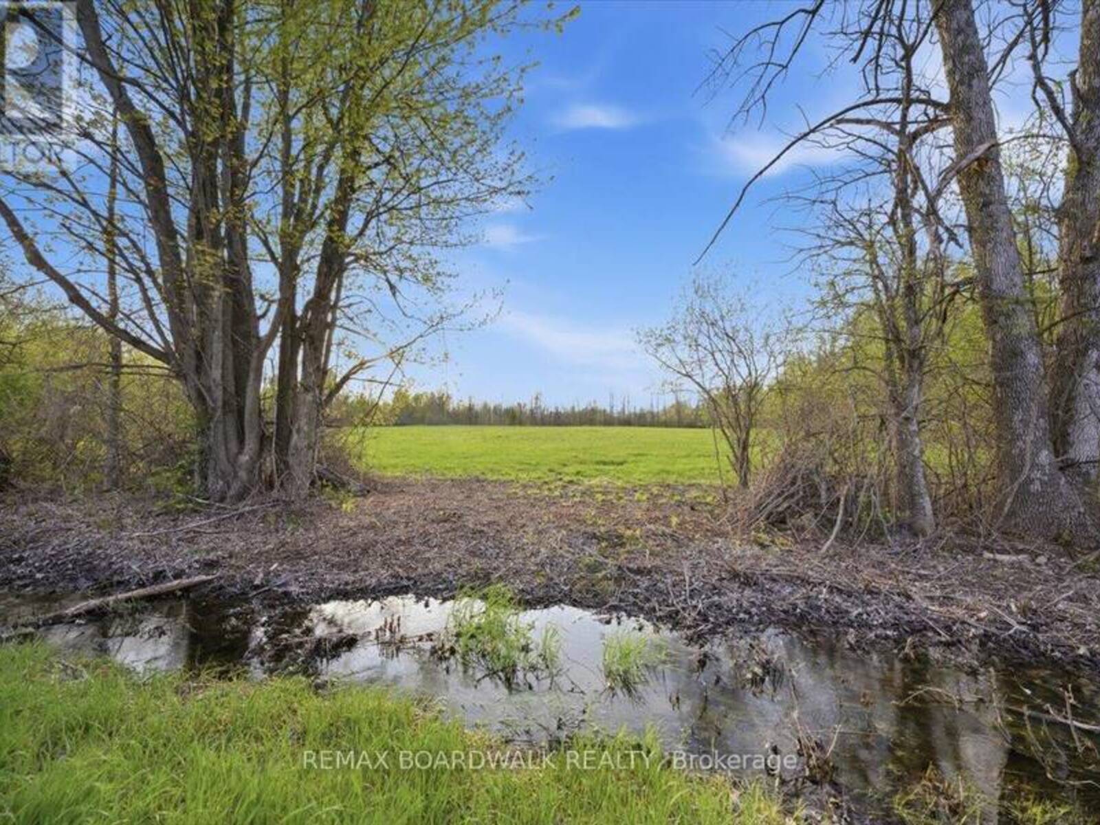 7521 JOCK TRAIL, Ottawa, Ontario K0A 2Z0