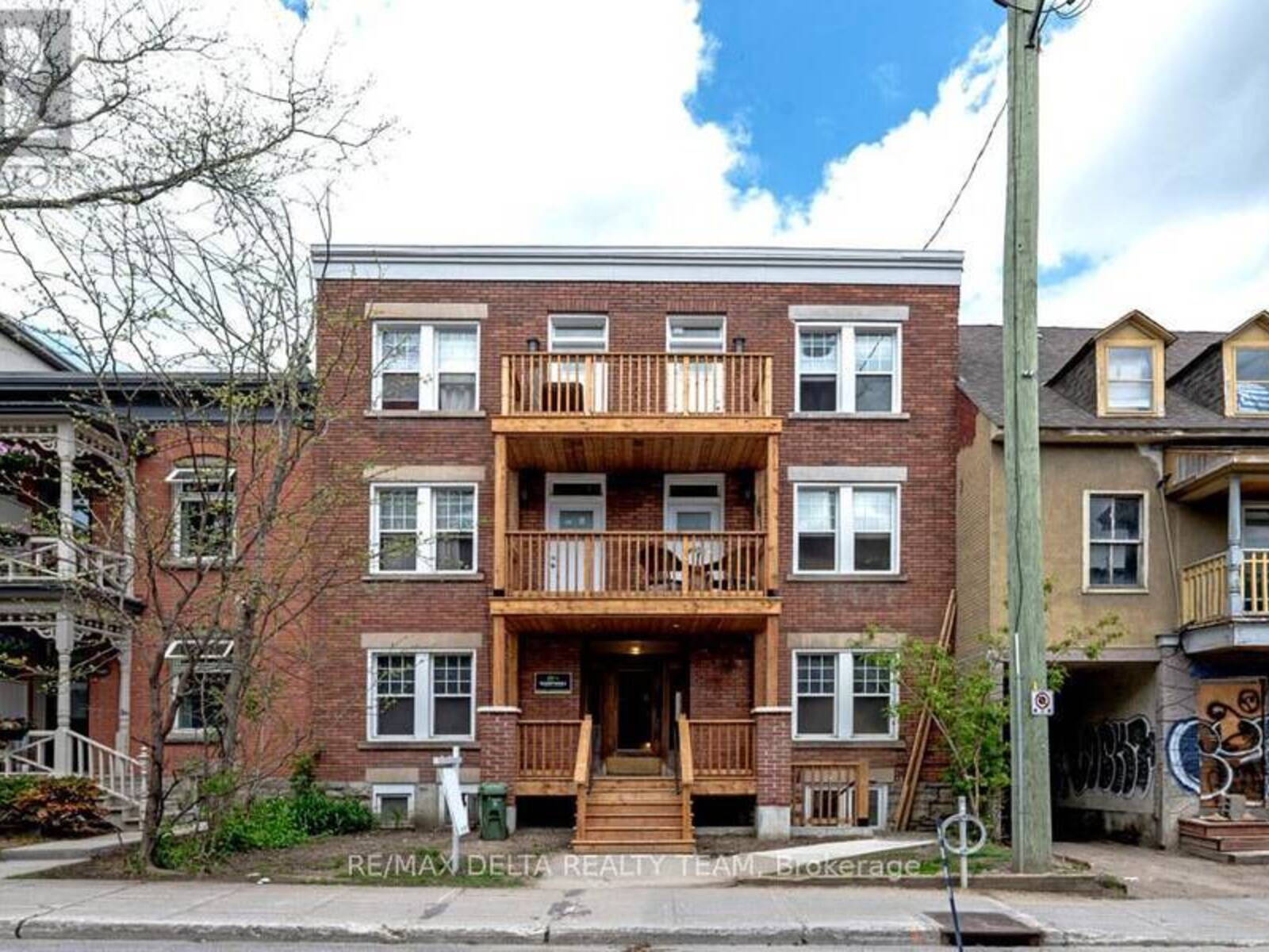 225 ST. PATRICK STREET, Ottawa, Ontario K1N 5K2