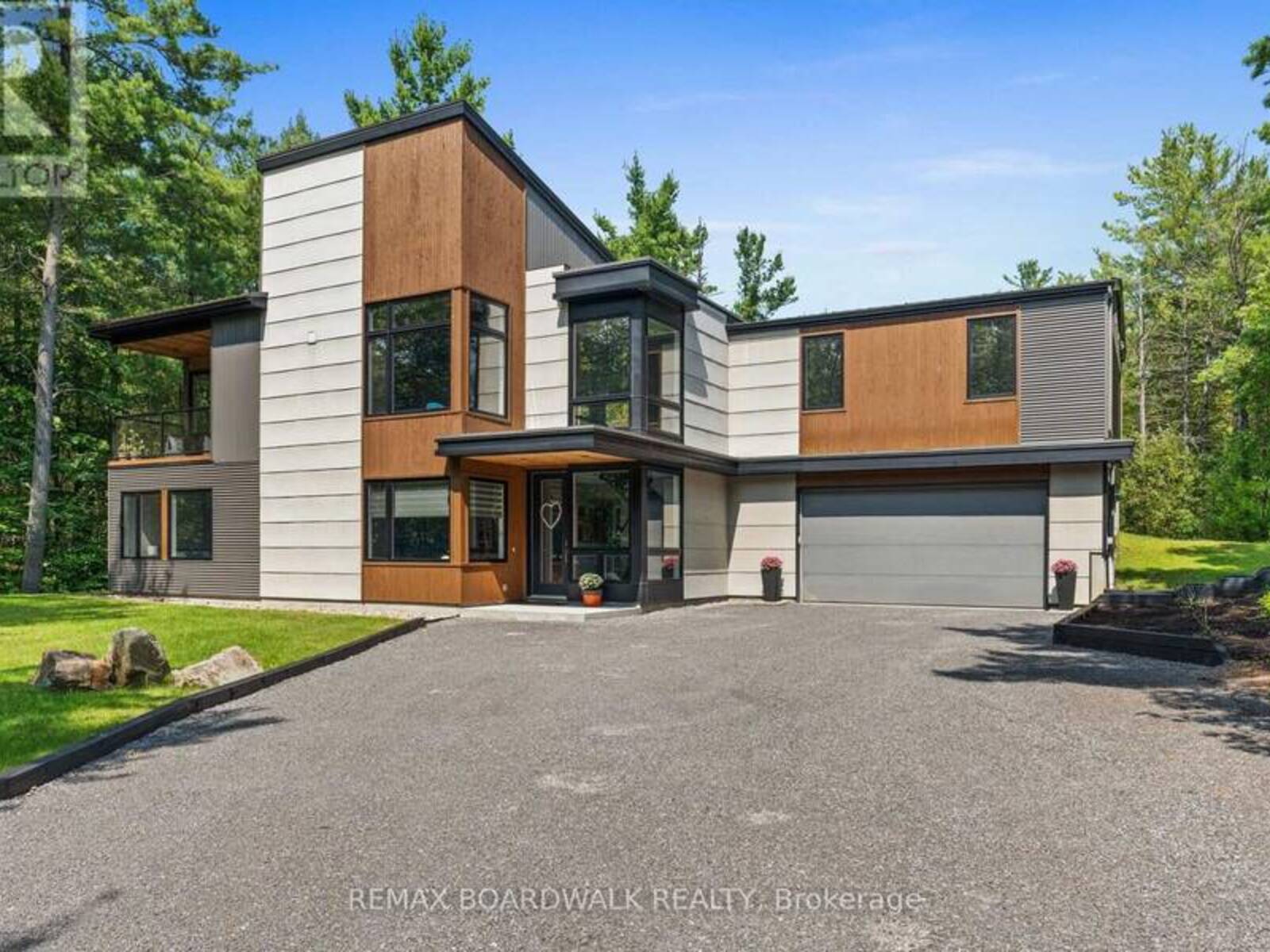108 EDITH MARGARET PLACE, Ottawa, Ontario K2W 1A8
