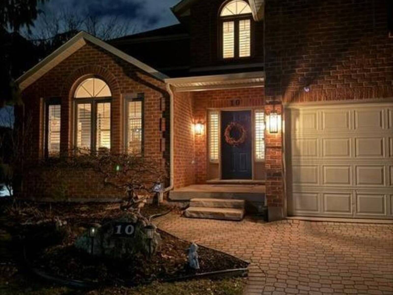 10 ENDICOTT DRIVE, St. Catharines, Ontario L2S 3R6