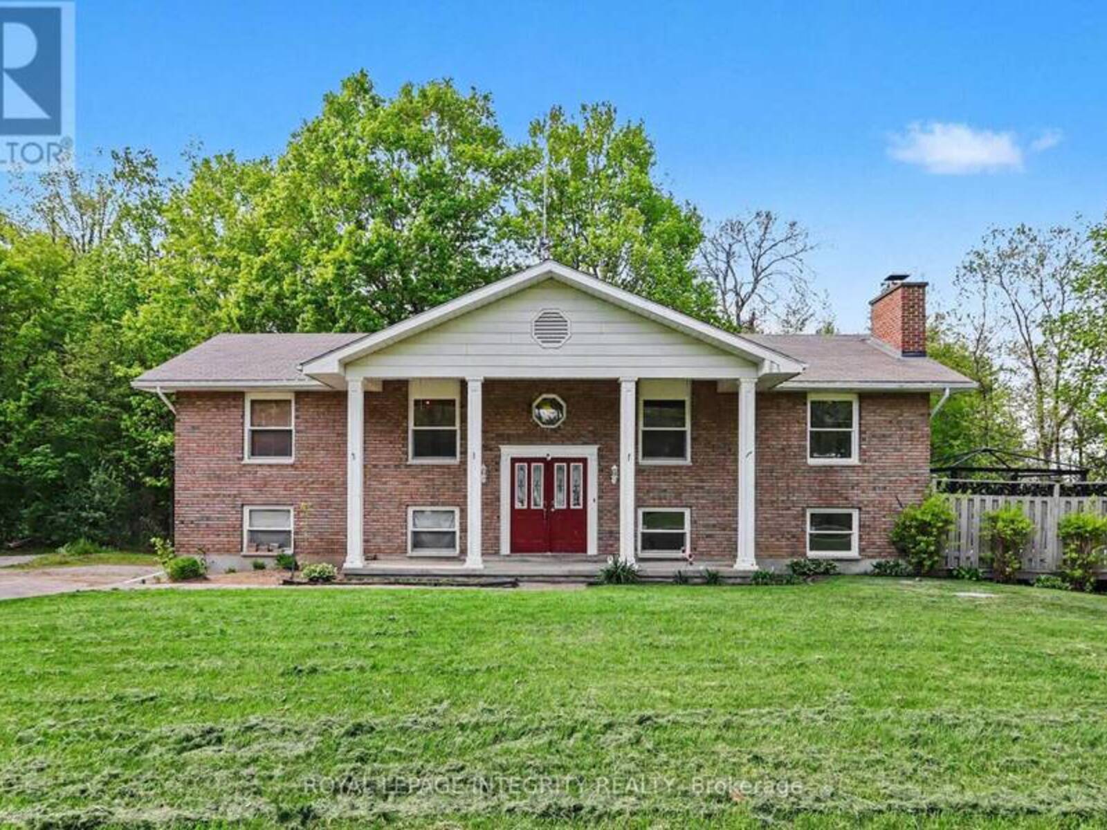 2 TOWER ROAD, Rideau Lakes, Ontario K0G 1L0