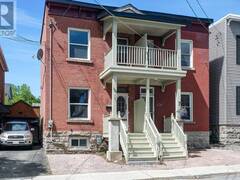 138 CONCORD STREET S Ottawa Ontario, K1S 0Z4