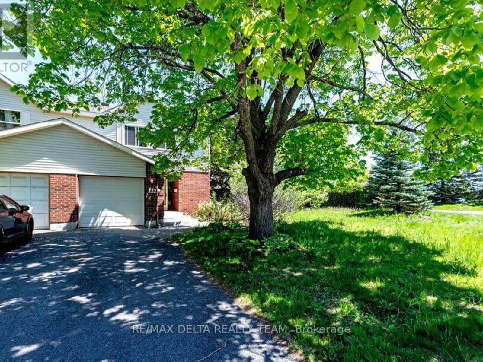 132 ACKLAM TERRACE W, Ottawa, Ontario K2K 2J5