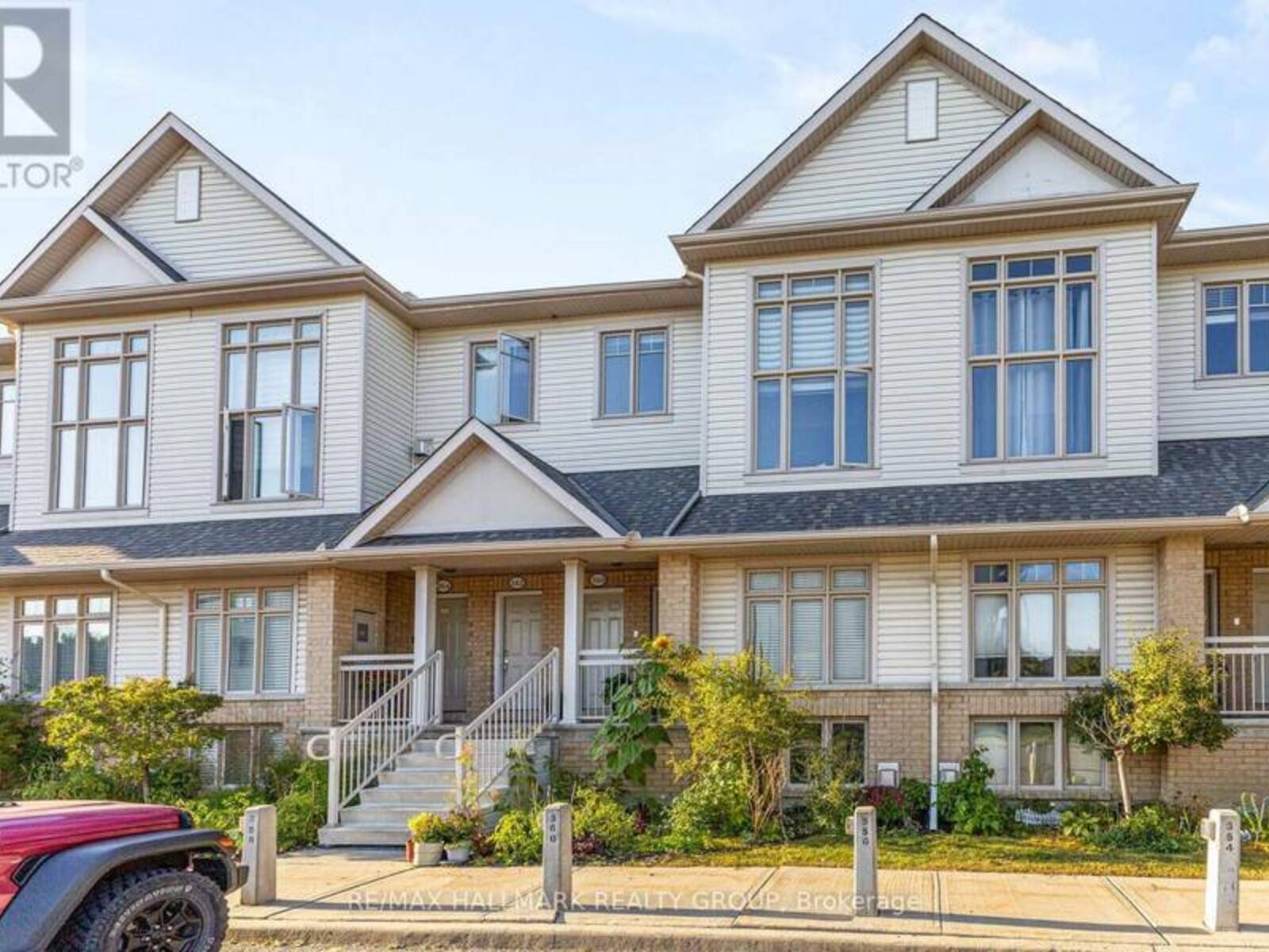 358 GALSTON PRIVATE, Ottawa, Ontario K1W 0G3