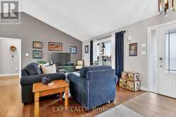 305 MOORE CRESCENT | Kemptville Ontario | Slide Image Five