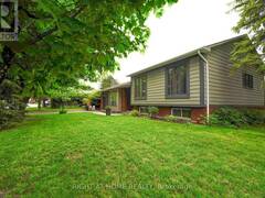 3 POMMEL CRESCENT Ottawa Ontario, K2M 1A3
