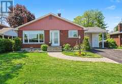 205 AIRTH BOULEVARD W | Renfrew Ontario | Slide Image Four