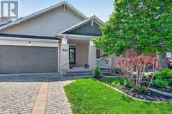 844 SWALLOWTAIL CRESCENT | Ottawa Ontario | Slide Image One