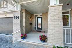 844 SWALLOWTAIL CRESCENT | Ottawa Ontario | Slide Image Three
