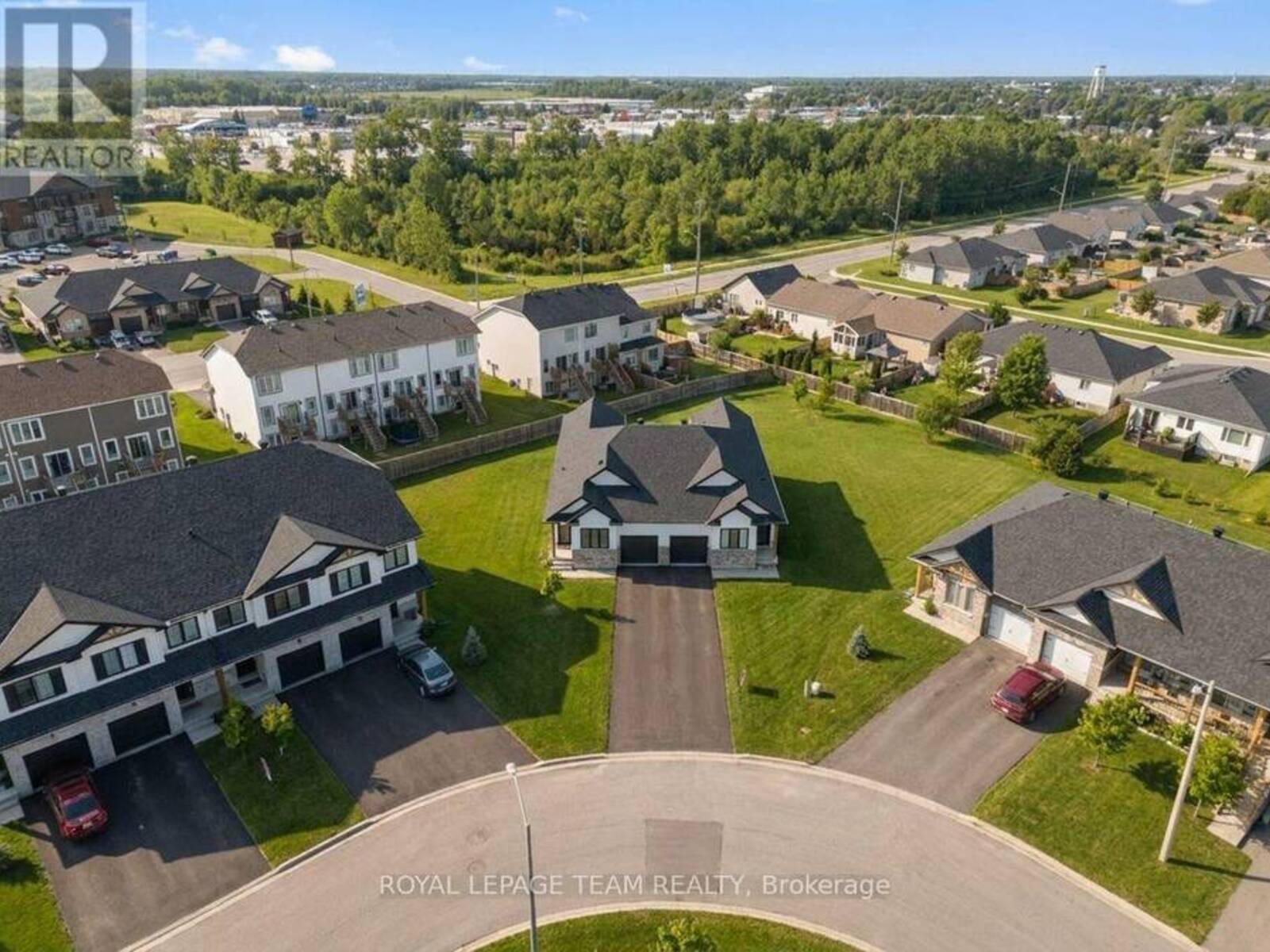 52 WHITCOMB CRESCENT, Smiths Falls, Ontario K7A 0C2