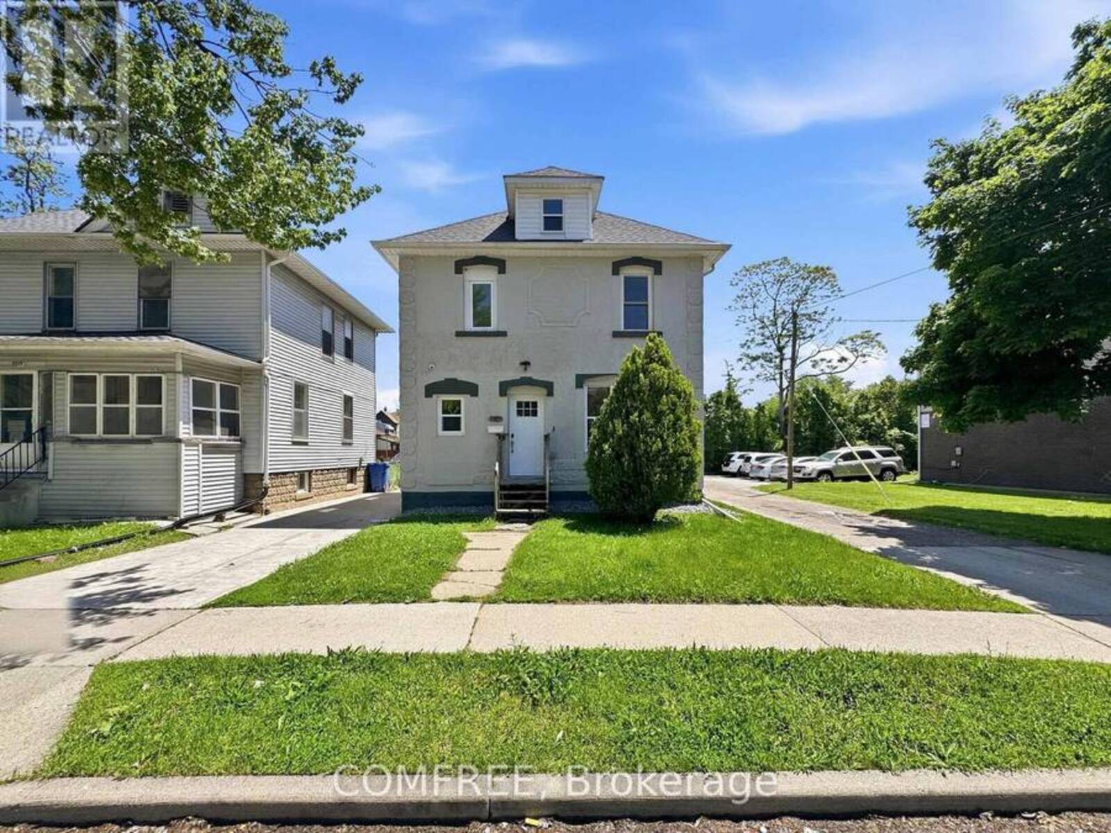 3277 BABY STREET, Windsor, Ontario N9C 1K9