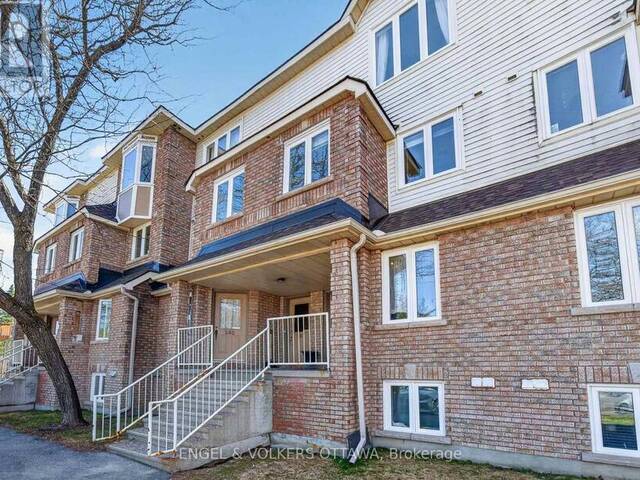211 BRISTON PRIVATE Ottawa Ontario, K1G 5R5 - 2 Bedrooms Condo For Sale