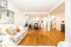 36 OAKBRIAR CRESCENT | Ottawa Ontario | Slide Image Eight