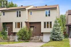 8 GILLESPIE CRESCENT | Ottawa Ontario | Slide Image Three