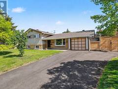 2736 STONE CRESCENT Ottawa Ontario, K2H 6Z1