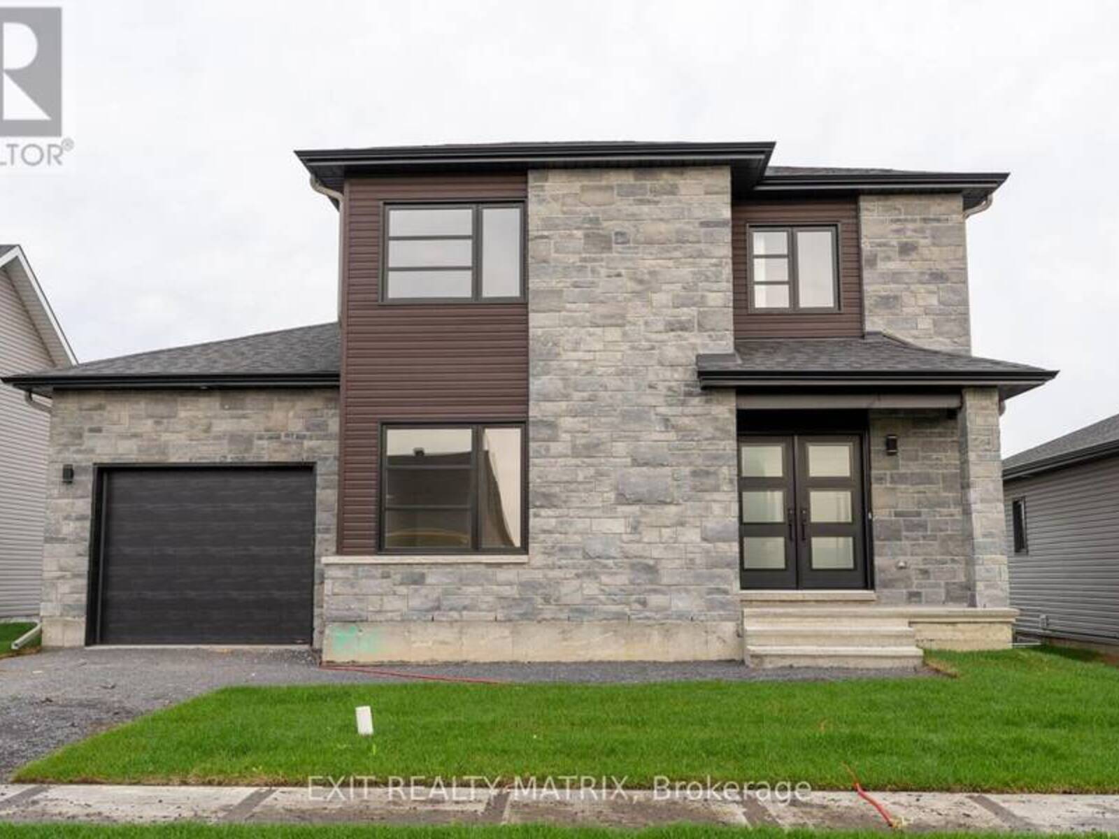 1416 CAROLINE COURT, Cornwall, Ontario K6J 0C5