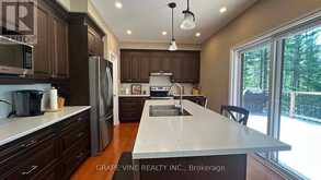 424 LAKEWOODS DRIVE | Madawaska Valley Ontario | Slide Image Nine