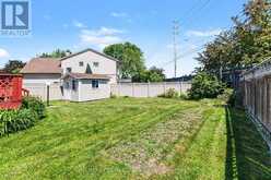 27 BRAMBLEGROVE CRESCENT | Ottawa Ontario | Slide Image Nineteen