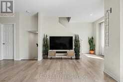 520 RYE GRASS WAY | Ottawa Ontario | Slide Image Sixteen