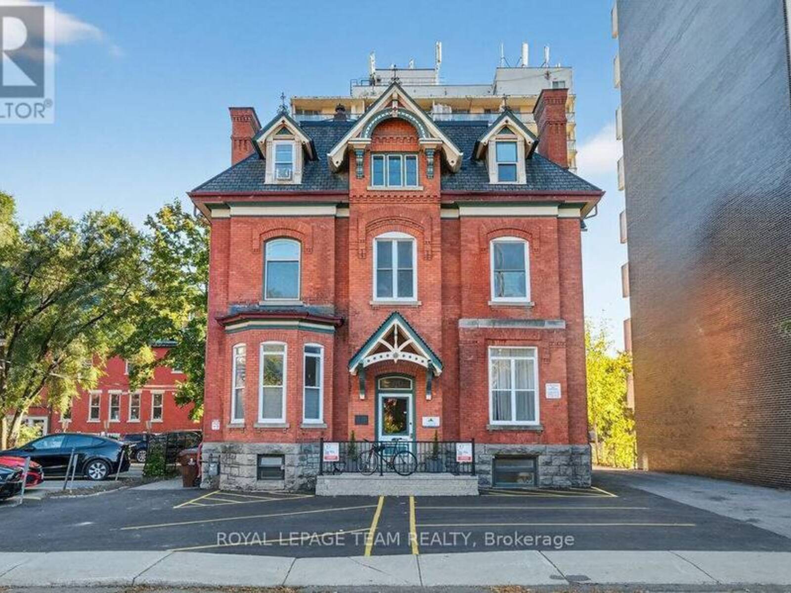 260 SOMERSET STREET W, Ottawa, Ontario K2P 0J6