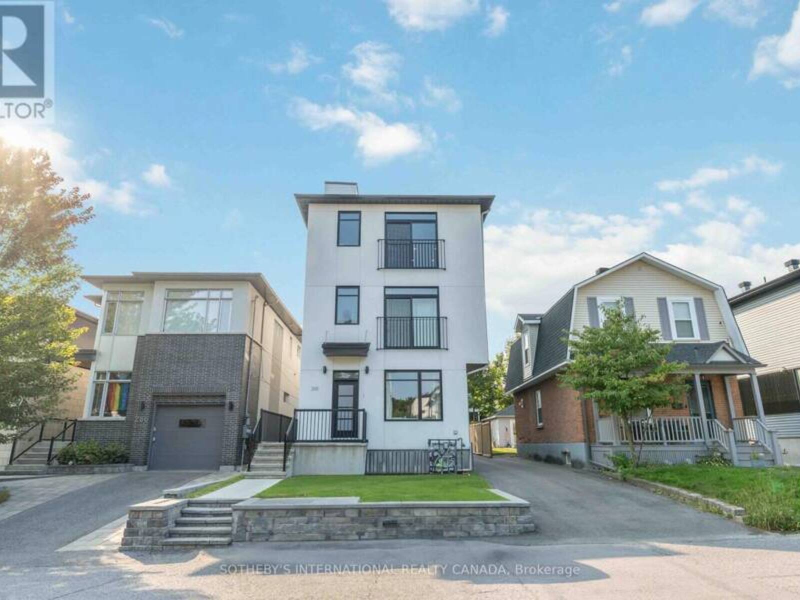 288 DUNCAIRN AVENUE, Ottawa, Ontario K1Z 7G9