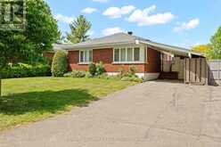 839 WESTON DRIVE | Ottawa Ontario | Slide Image Three