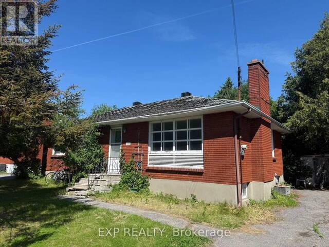 135 OAKRIDGE BOULEVARD Ottawa Ontario, K2G 2V1 - 3 Bedrooms Home For Sale