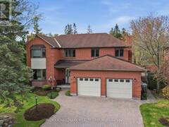 20 HALLDORSON CRESCENT Ottawa Ontario, K2K 2C7
