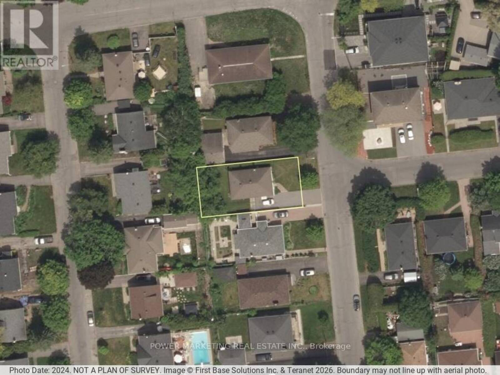 944 EVE STREET, Ottawa, Ontario K1K 3R4