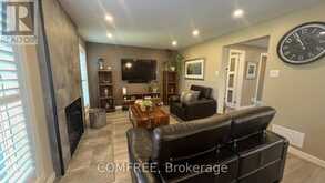2093 BOAKE STREET | Ottawa Ontario | Slide Image Eight